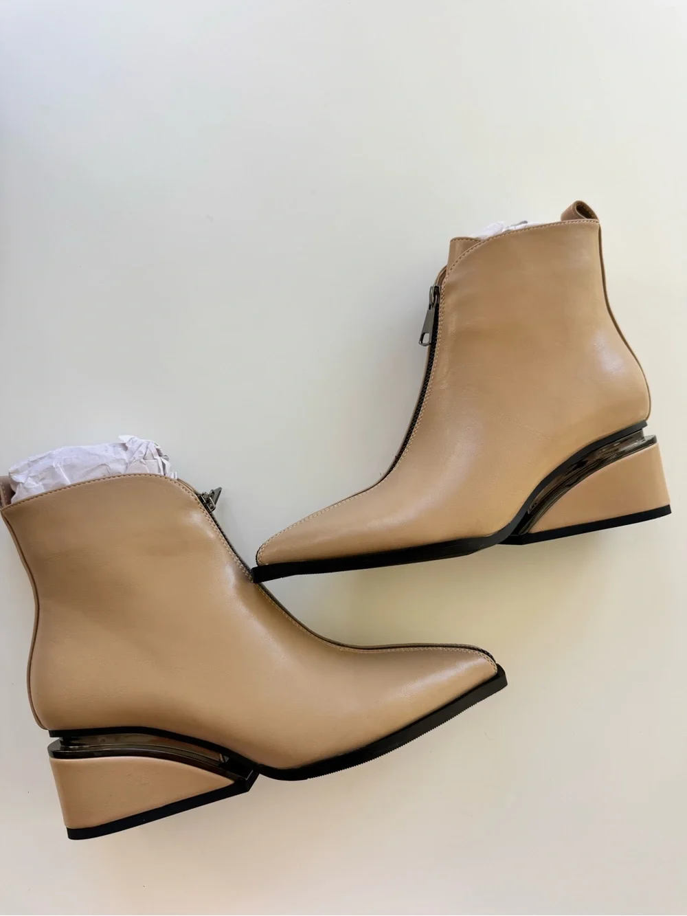 Torgéïs New York Women's Tan Vegan Leather Pointed Ankle Boot size 8 new in box